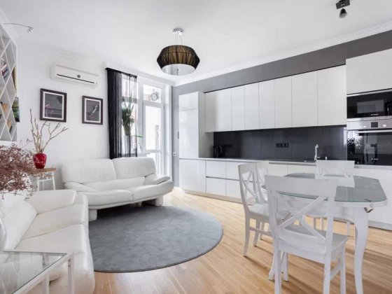 Продаж 4-к квартири вул. Сім'ї Кульженків 35 Киев