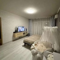 Продаж 1-к квартири просп. Романа Шухевича 14а Київ