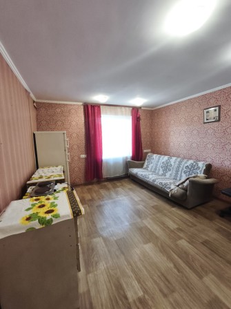 Здається кімната в гуртожитку. Південна сторона. - фото 1