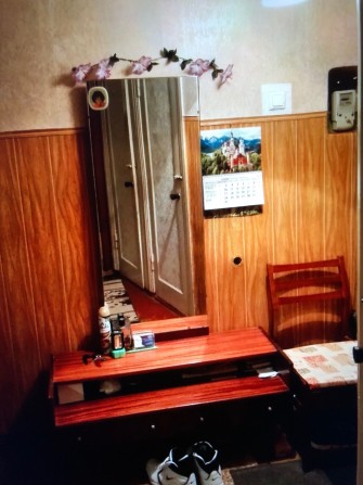 Сдам комнату девушки. В центре города. Без комиссии. - фото 1