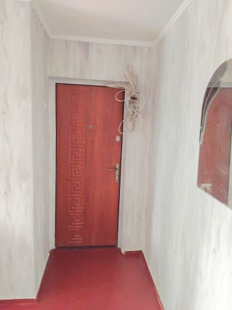 Сдам комнату в общежитии на жби . 2эт 4эт дома.  АТБ через дорогу. - фото 1