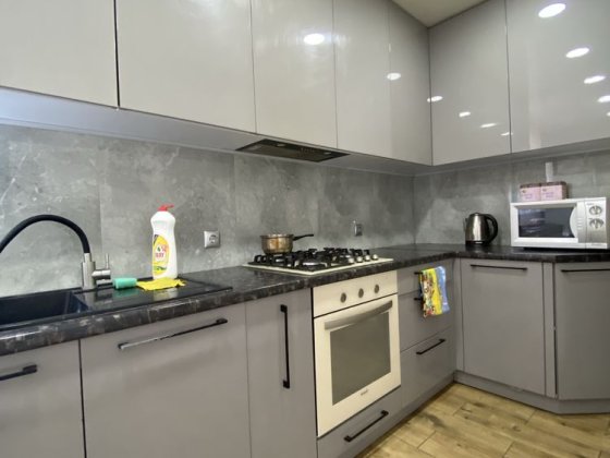 ЦЕНТР! Здається в оренду кімната в будинку