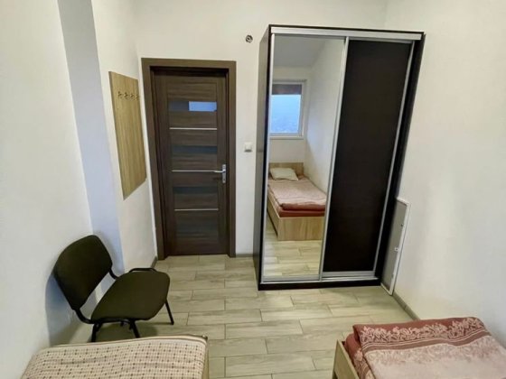 Здається житло! Кімната для 1-2х осіб,комунальні в ціні.Центр міста Ужгород