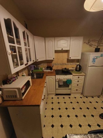 Здається кімната у 3-кімнатній квартирі по вул. Ахматової 17 - фото 1