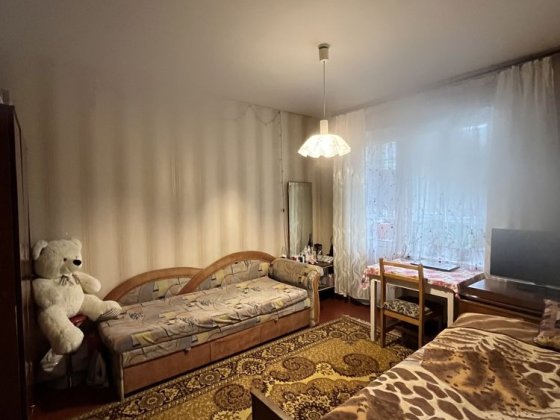 Кімната в квартирі для дівчини, Цум Чернигов