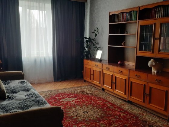 Г Днипро Сдам комнату в 3х комнатной квартире девушке, от хозяев