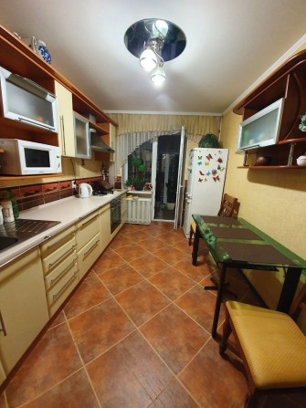 Здам в оренду  кімнату в 3 кімнатній квартирі. - фото 1