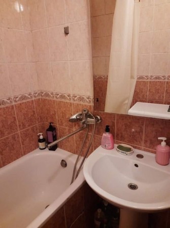 Оренда кімнати (підселення до дівчини) вул Зодчих. Пирогова. Поділля - фото 1