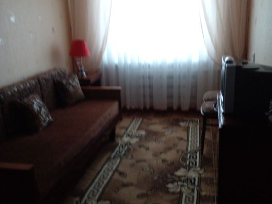 Сдам комнату .  Левобережний-3.  Для    девушки или женщини