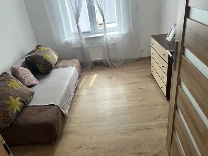 Сдам місце в кімнаті Київ метро Хрещатик 1500 грн. в місяць проживання - фото 1