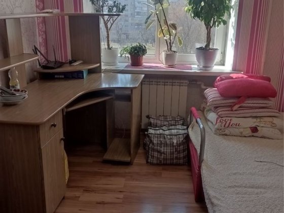 Здається кімната в гуртожитку на Лісовому масив. Київ