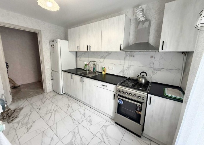 Здається для дівчини в оренду кімната на Київській - фото 1