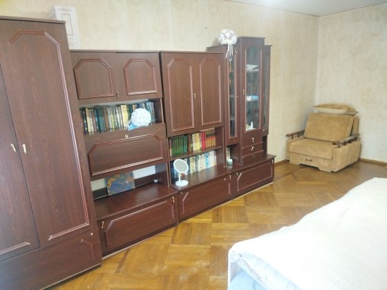 Здається кімната район ринку Урожай. Винница