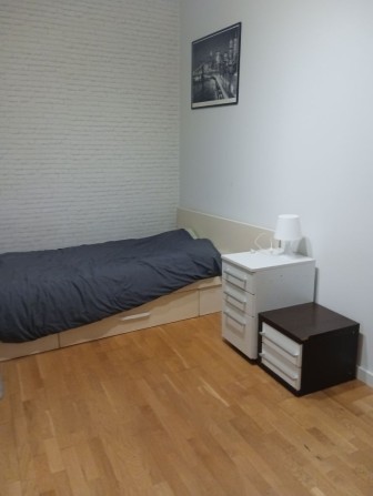 Шукаю сусідку у прохідну кімнату, центр - фото 1