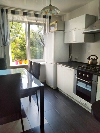 Ізольована кімната  Пасічна - фото 1