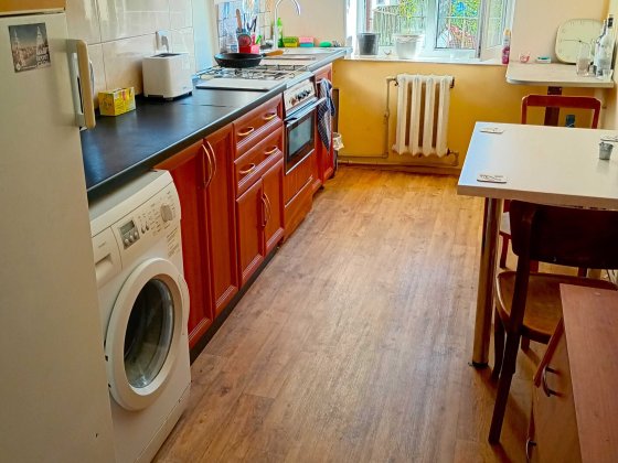 Одна кімната для дівчини або жінки від 18 до 45 років Львов