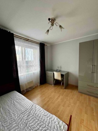 Оренда ізольованої кімнати в 3-ох кімн. квартирі по вул. Щурата - фото 1
