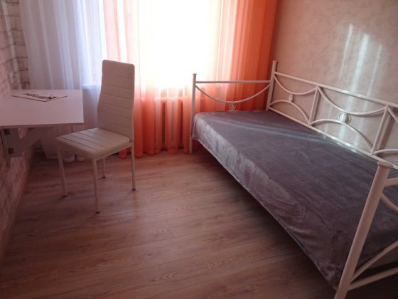 Мира, без хозяев отличная отдельная комната, евроремонт, метро Дарница Київ