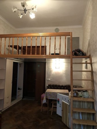 Сдам в комнату в двух уровнях в коммуне - фото 1