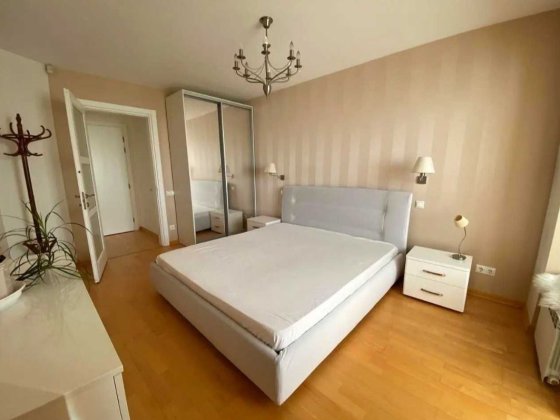 7хв ход м.Пазняки девушке комната без хазяйки звоните только Непишите) Київ