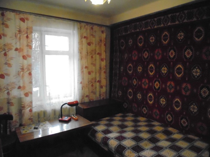 Оренда кімнати в трьох[ кімнатній квартирі, 9/9,буд.  по вулиці Липківського, 11. - фото 1