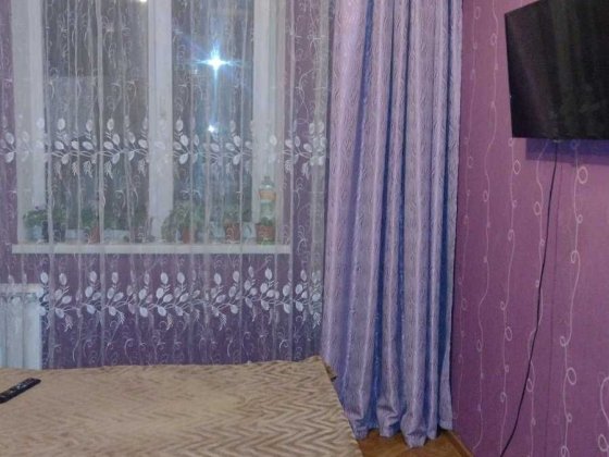 окрема кімната метро 10 хв. пішки , чисто, охайно , порядна власниця Київ