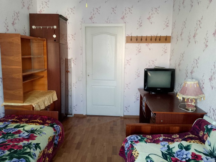 Здам кімнату в трикімнатній квартирі. Проживання з господаркою - фото 1