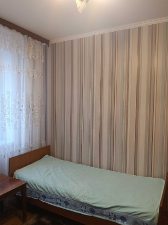 м.Дарница. Комната сдам длительно.ул.Торопковского 37 - фото 1