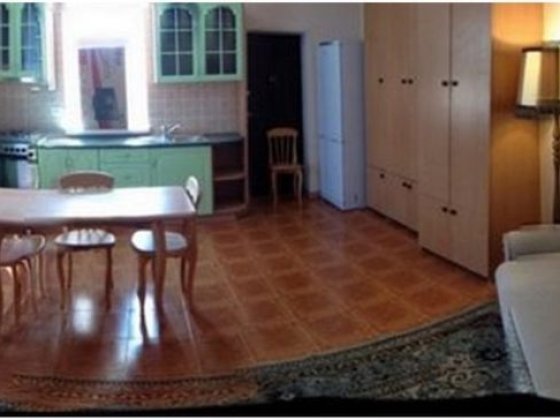 Аренда комнаты для девушки. Киев, около метро Голосеевская. Киев