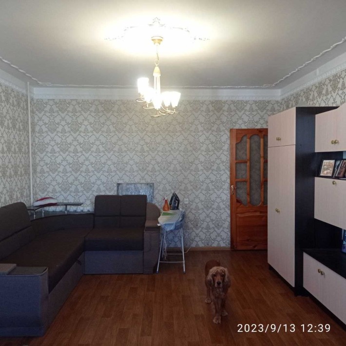 Сдается комната в трехкомнатной квартире на выгодных условиях - фото 1