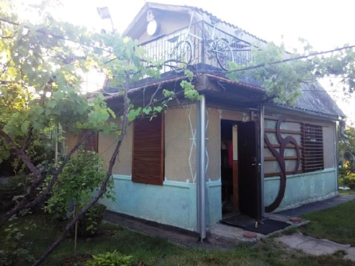 Дачний будиночок у СК "Чайка" у передмісті Одеси - фото 1