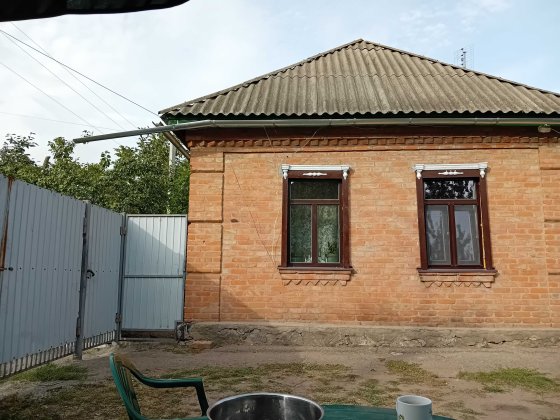 ЗНАМЯНКА ДРУГА! Здам літній будинок з  землею під будинком 10сот.у користування. Знам'янка