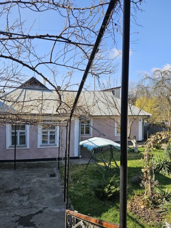 Здам в оренду  частину будинку , бажано сім'ї  без  дітей . - фото 1