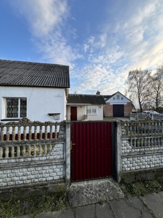 Оренда половини будинку з гаражем - фото 1