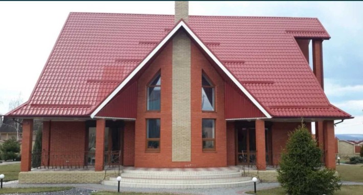 Сдается 2-х этажный дом, п.Мирный. до 10 человек. - фото 1