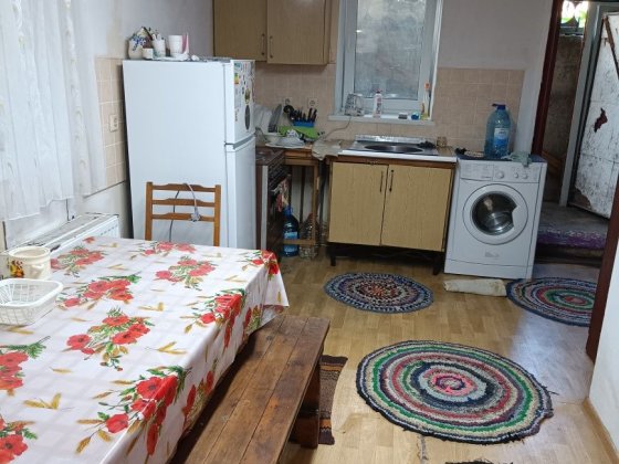 Здам пів будинка в районі лікарні Бровари