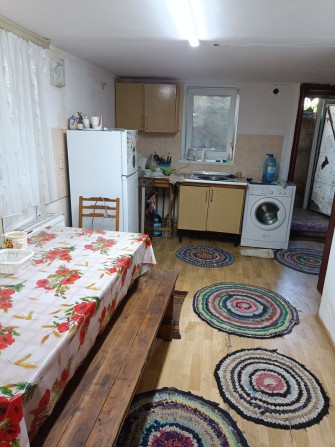 Здам пів будинка в районі лікарні - фото 1