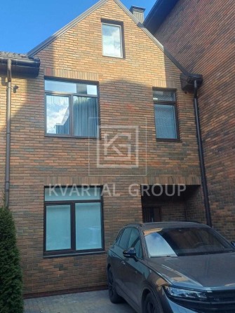 Оренда таунхаусу в Центрі з центальними комунікаціями - фото 1