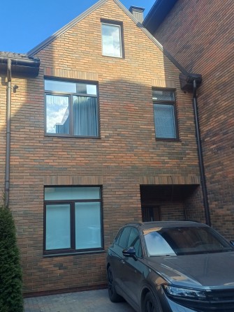 Оренда тауна в центрі! 4 кімнати, газ, гараж. - фото 1