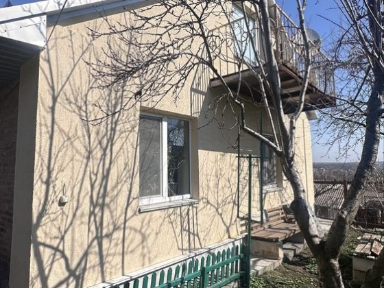 Центр тихе місце окремий будинок з гаражем Полтава