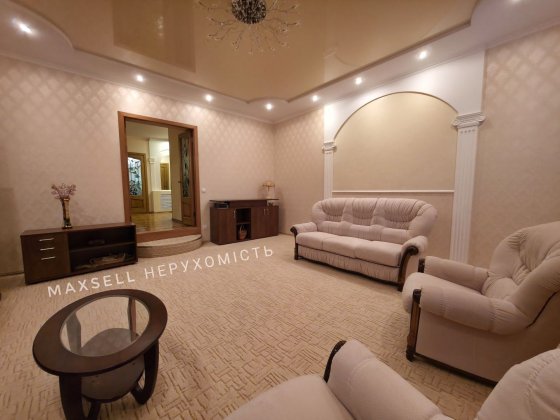 Здам в оренду великий будинок в місті