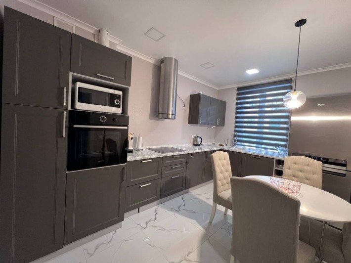 Здам СУЧАСНИЙ ТАУНХАУС, СТОРОЖИНЕЦЬКА (Мальованка), ДВІР, 2 паркомісця - фото 1