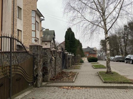 Терміново здається 5 кімнат будинок Роша! Черновцы