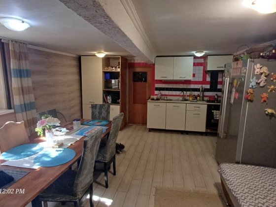 Здам в оренду 4 кімнатний півособняк в центрі. Ужгород