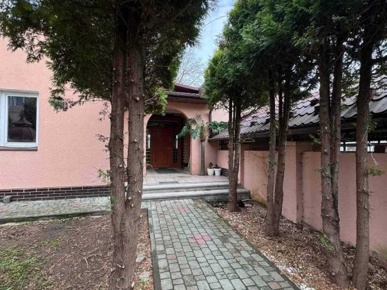 Здається Будинок вул. Гостомельська (кол. вул. Курильська) Черновцы