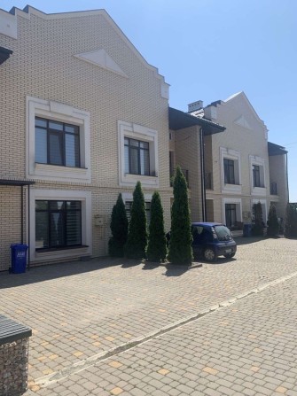 Шикаоний котедж в закритому комплексі - фото 1