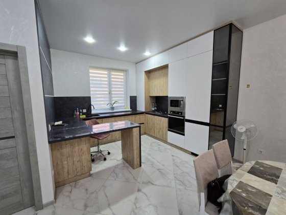 Здається Шикарний Таунхаус перша на Перемичці. Винница