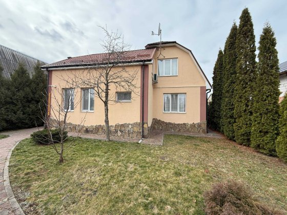 Оренда. Затишний 2-поверховий будинок. 4 кімнати, 106 квадратів. Шкуринці Винница