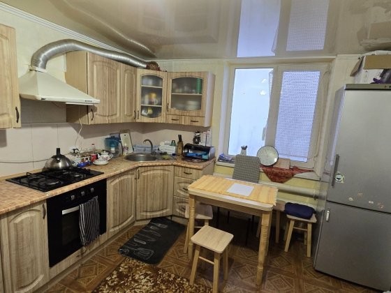 2к частина будинку зі зручностями на Слов'янці. Комунальні включено