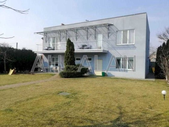 Оренда будинку на Русанівських садах Сучасний двоповерховий дуплекс Киев